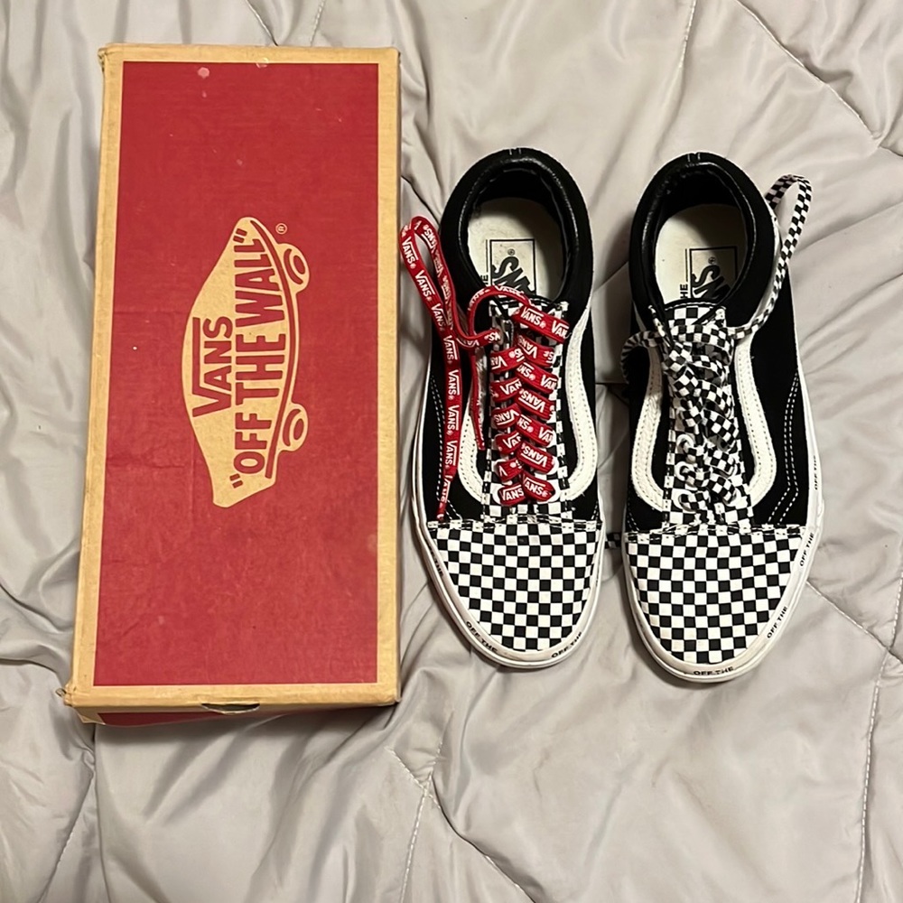 WOMENS ‘Checkerboard’ Vans (Size 6)